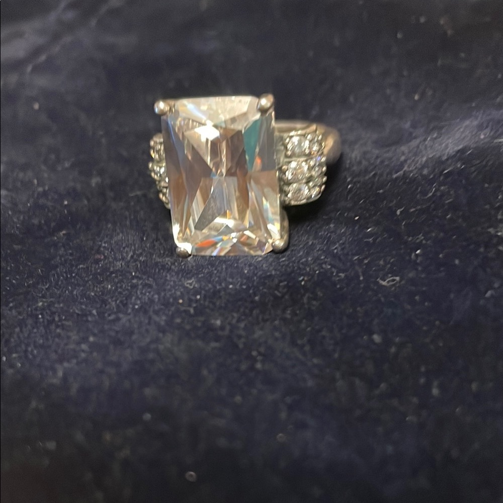Vintage Ellen Tracy Silver and Clear Stone Ring